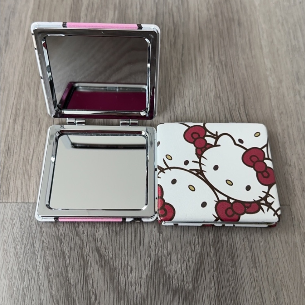 Mini double sided hello kitty mirror
